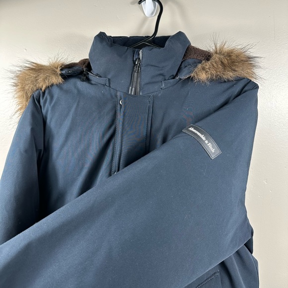 Abercrombie & Fitch Ultra Down Puffer Faux Fur Hooded Jacket Sz Small Navy Blue - Picture 4 of 6